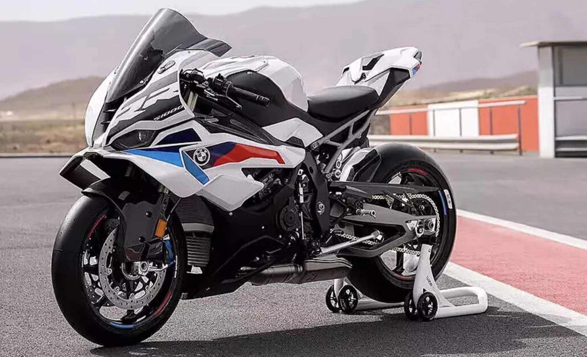BMW S1000RR pic 2